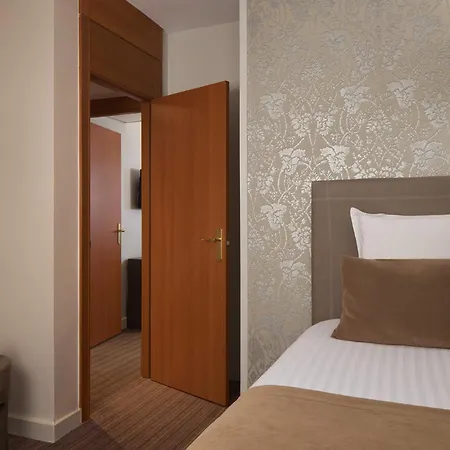 Timhotel Opéra Blanche Fontaine-3